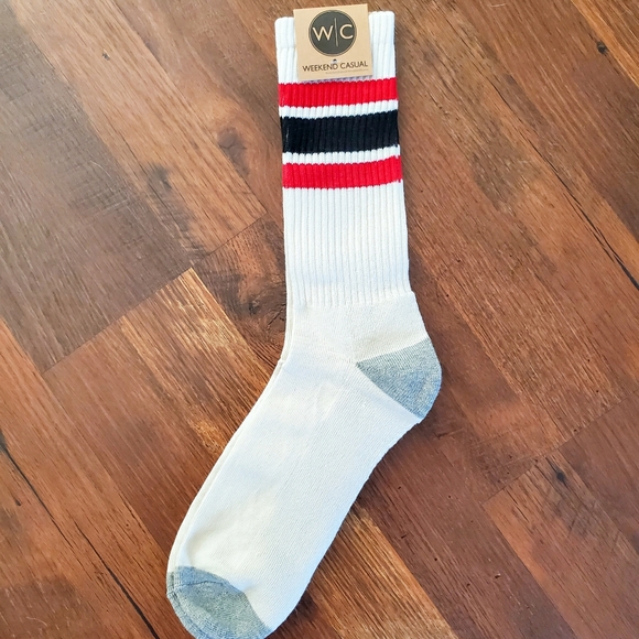 3/$20 BNWT Weekend Casual WHITE & BLACK SOCKS - Picture 2 of 4
